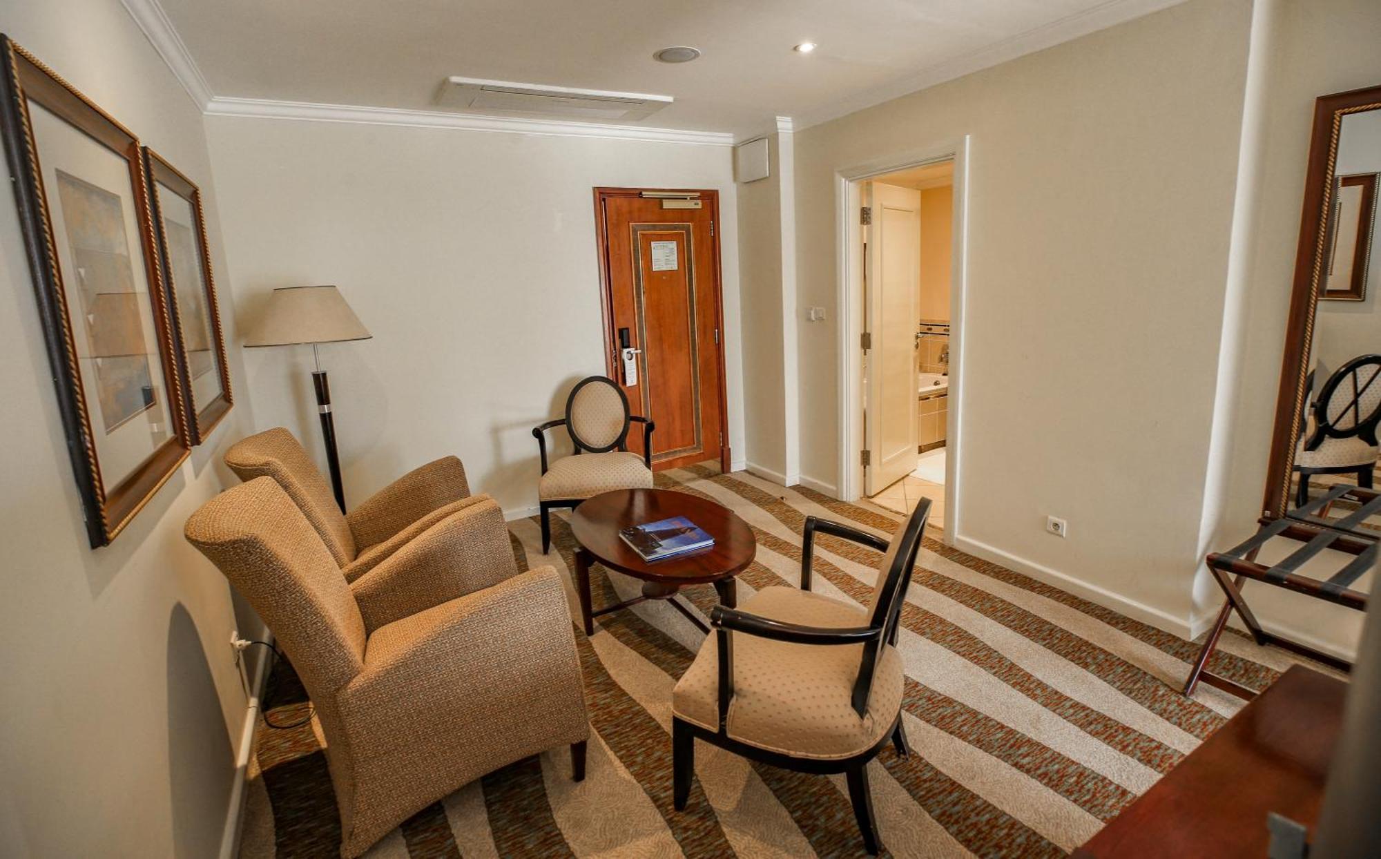 Kigali Serena Hotel Exterior photo